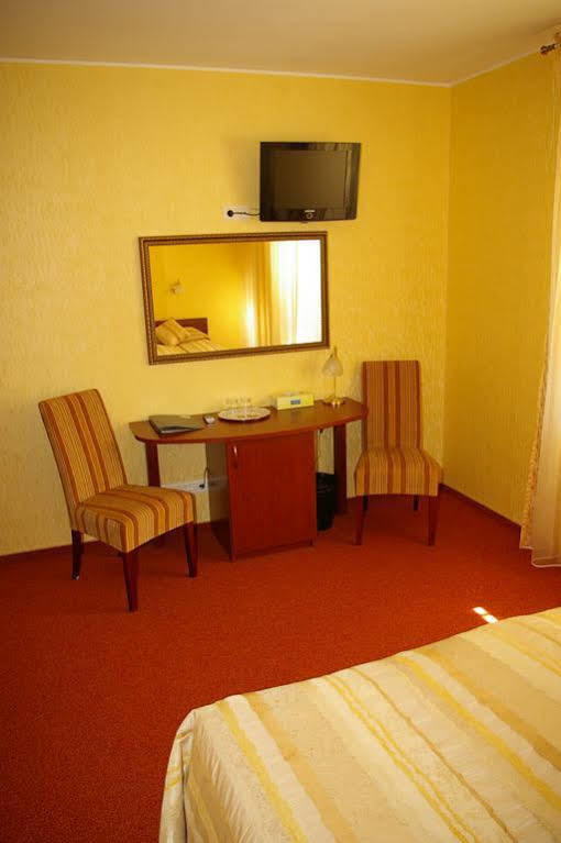 Hotel Gilija à Šilutė Extérieur photo